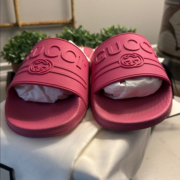 100% authentic Gucci Slides 38 - Picture 3 of 8